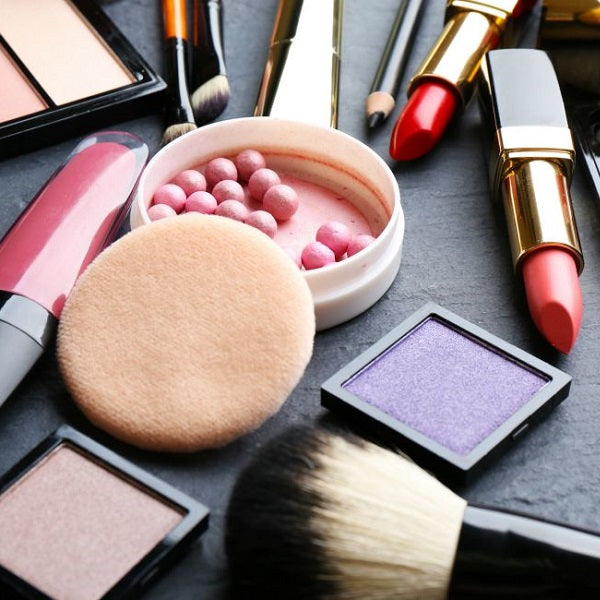 MAKEUP KITS & TOOLS